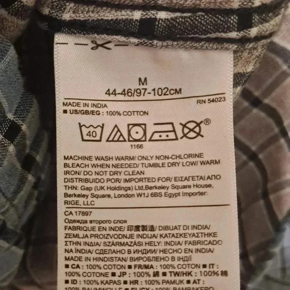 Banana Republic Grant Fit Button Down Size Medium EUC - Picture 4 of 6